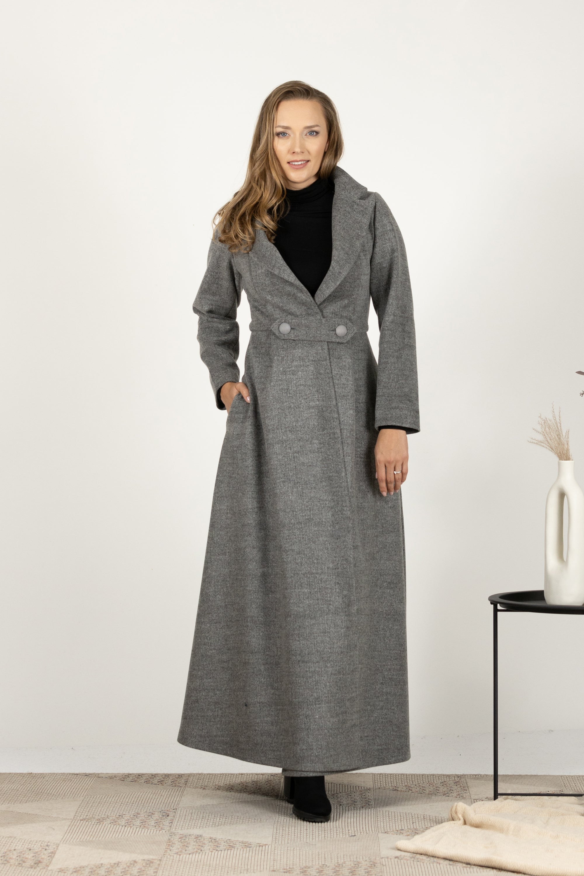 Retro-style wool maxi coat with front buttons