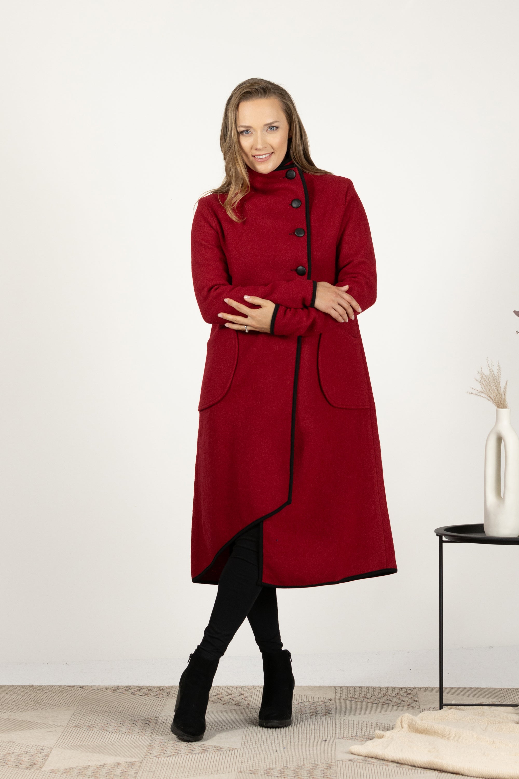 Raspberry boiled wool coat with high collar and buttons