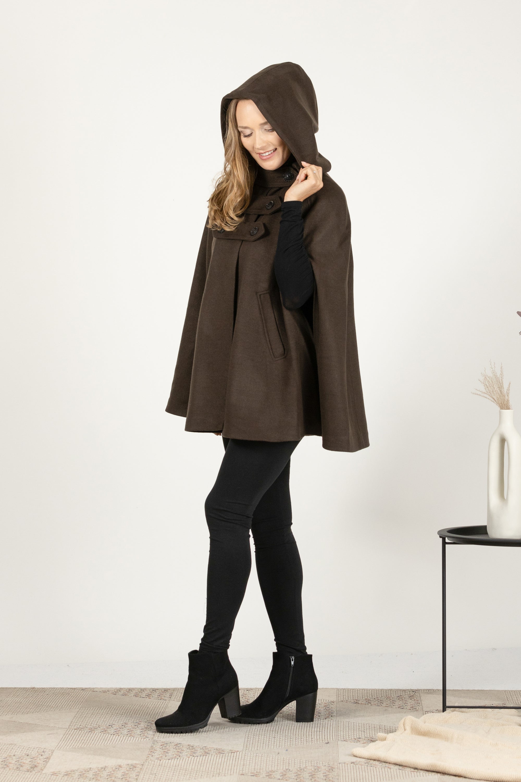 Elegant brown wool coat with removable hood