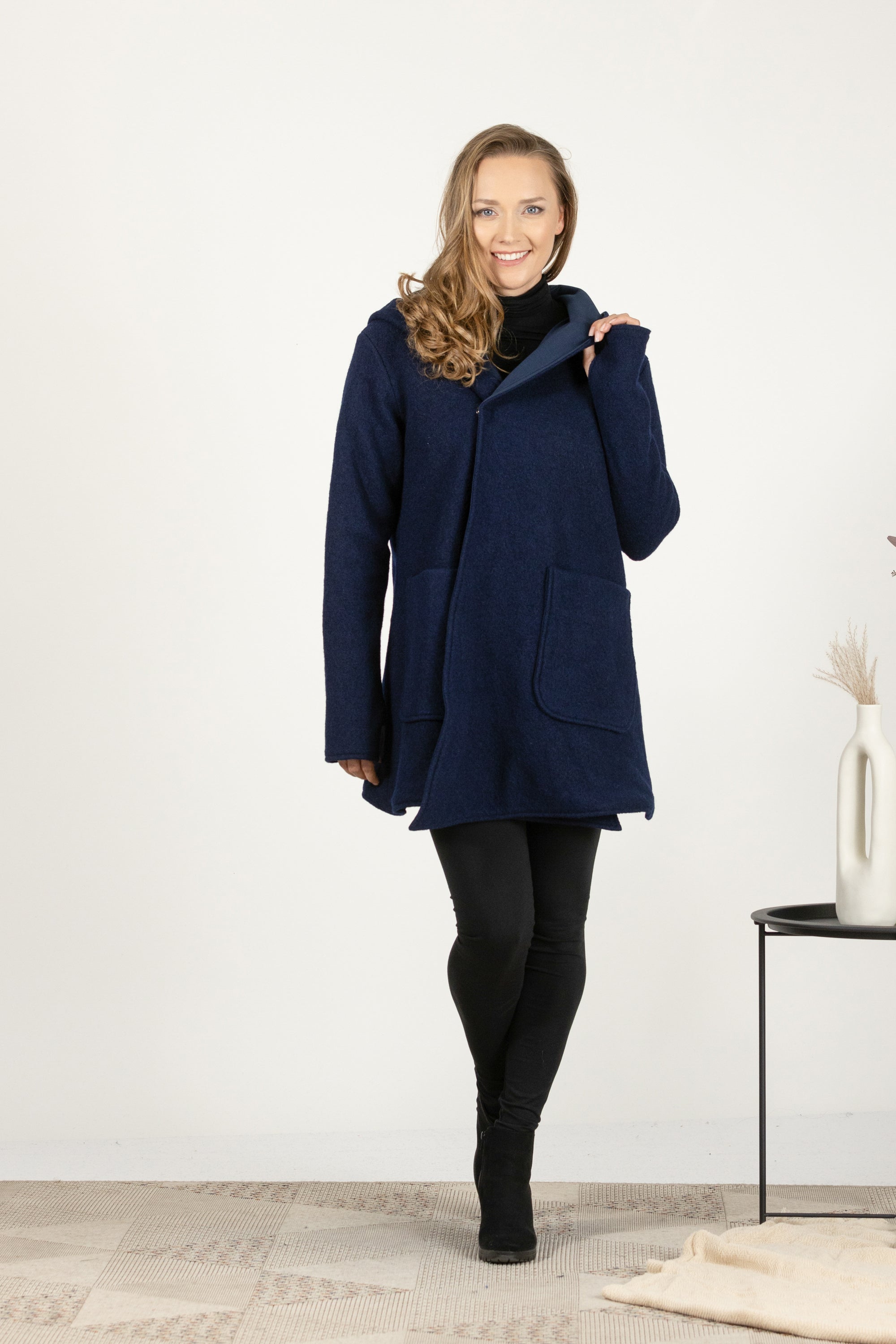 Mid-thigh wool cardigan in dark blue