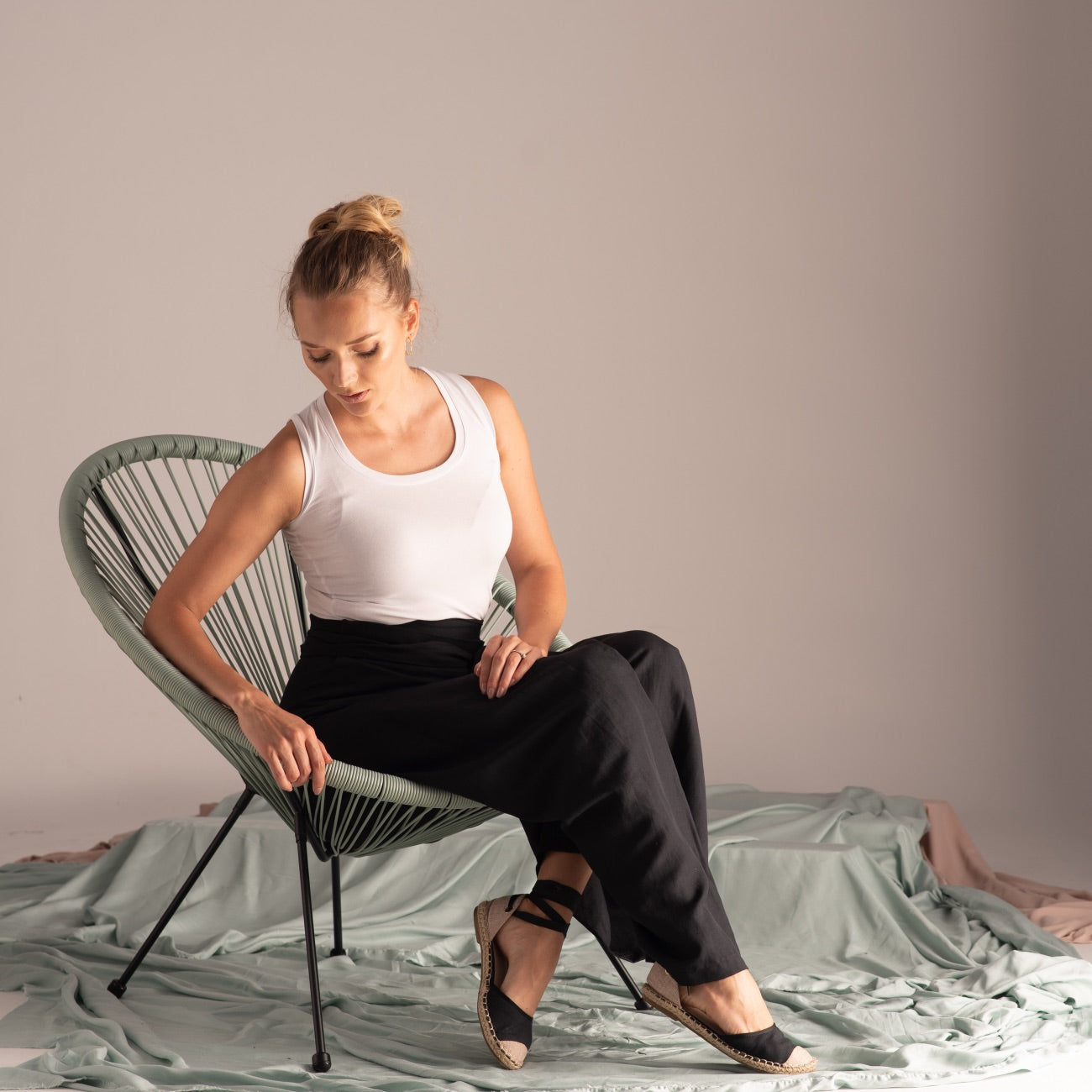 Lightweight linen pants - from NikkaPlace | Effortless fashion for easy living