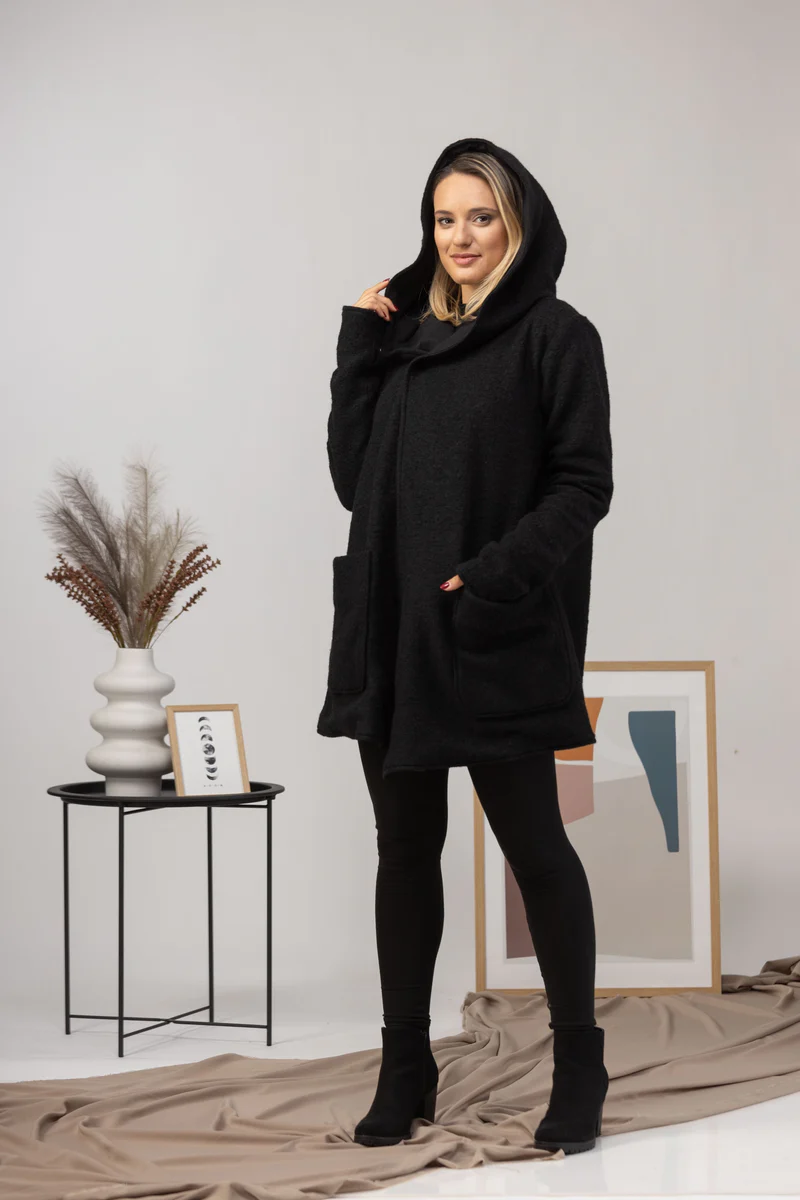 Hooded cardigan with relaxed fit.

