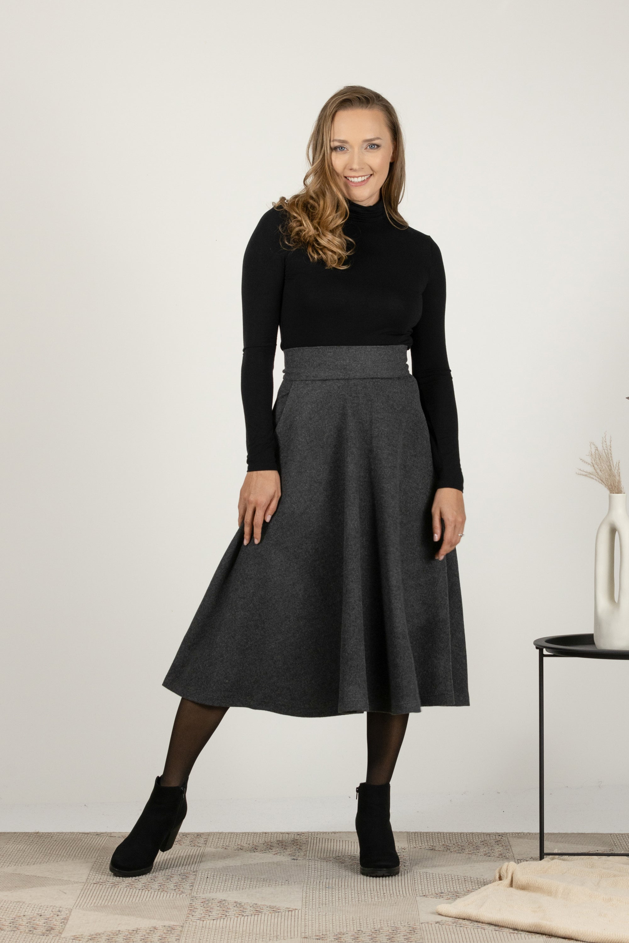 Comfortable high waist wool skirt