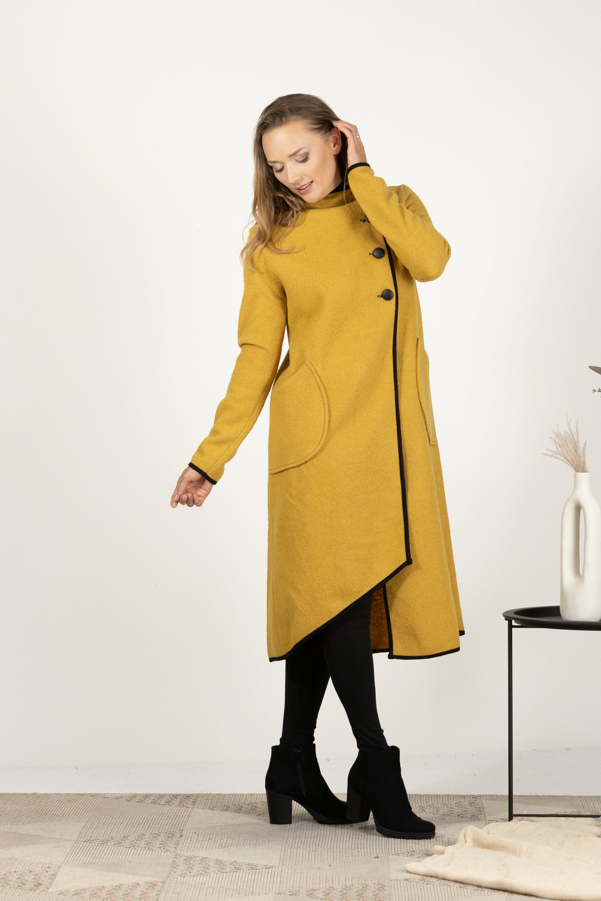 Under-the-knee yellow raspberry wool coat with pockets


