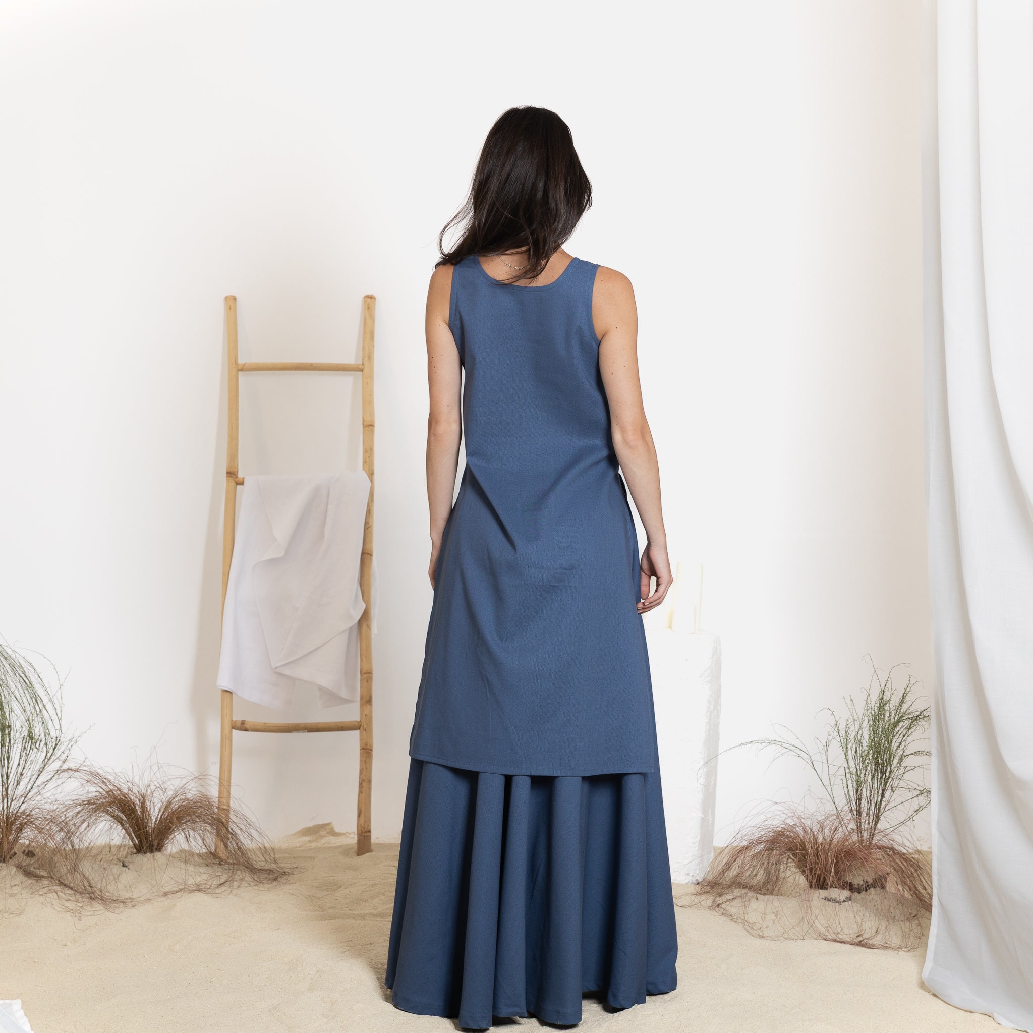 Back Vies of Linen Set of Tunic and Pants