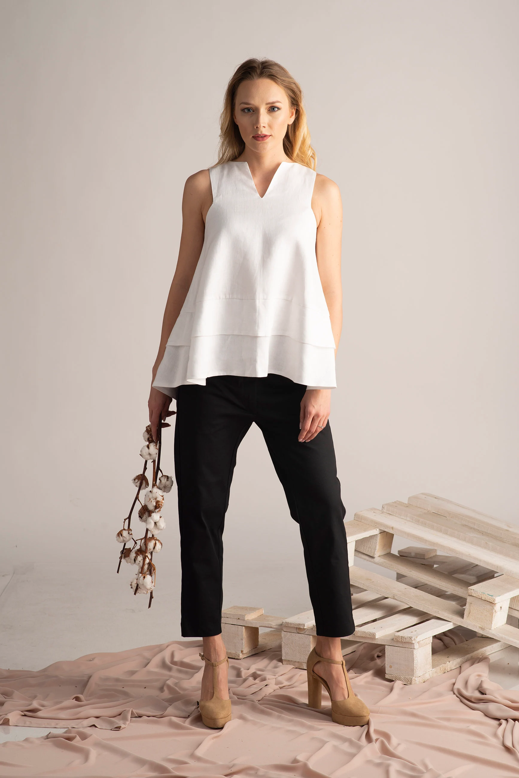 V-neck Linen Tunic - from Nikka Place | Effortless fashion for easy living
