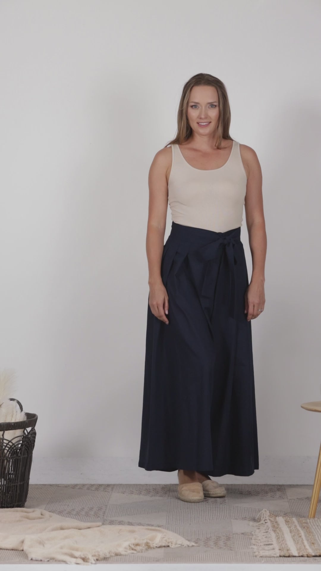 Cmplete design of Elegant blue palazzo pants in dark blue melange