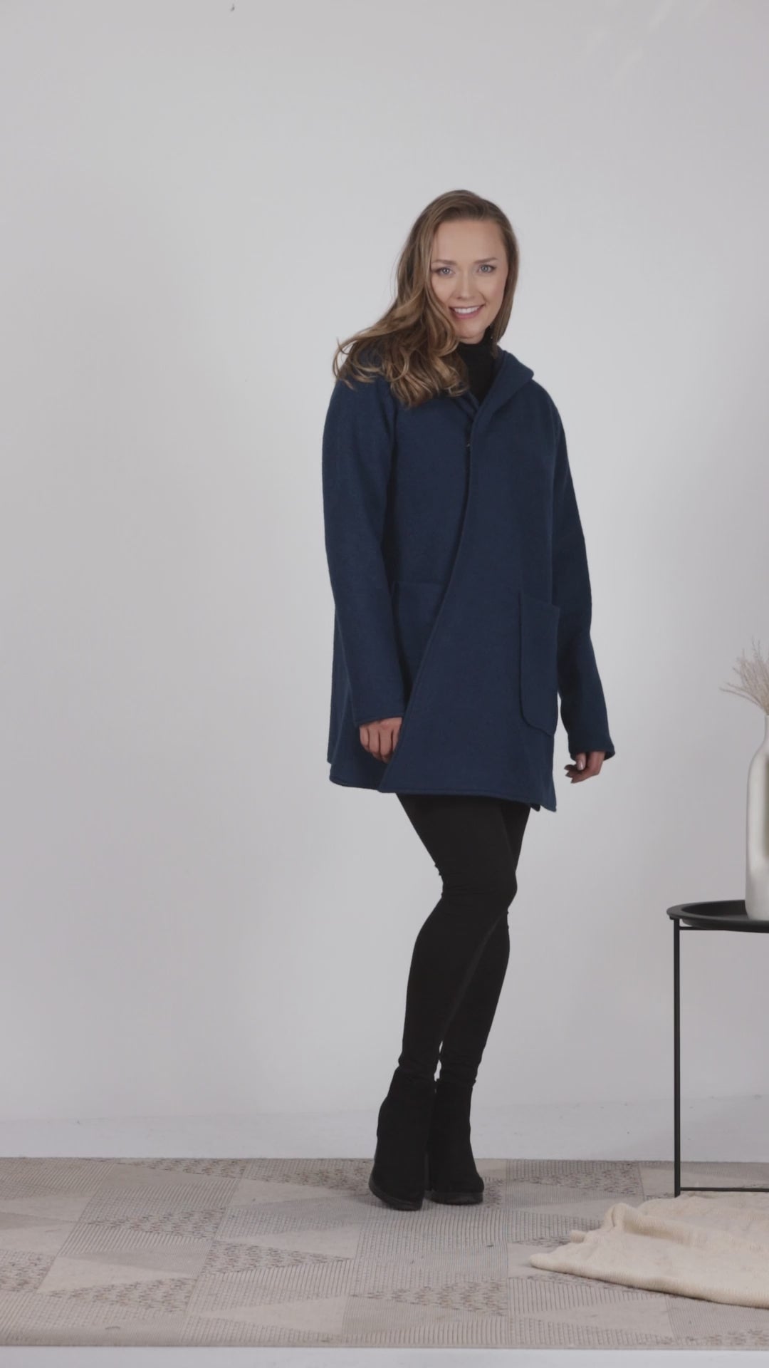 Elegant button-up wool cardigan with hood