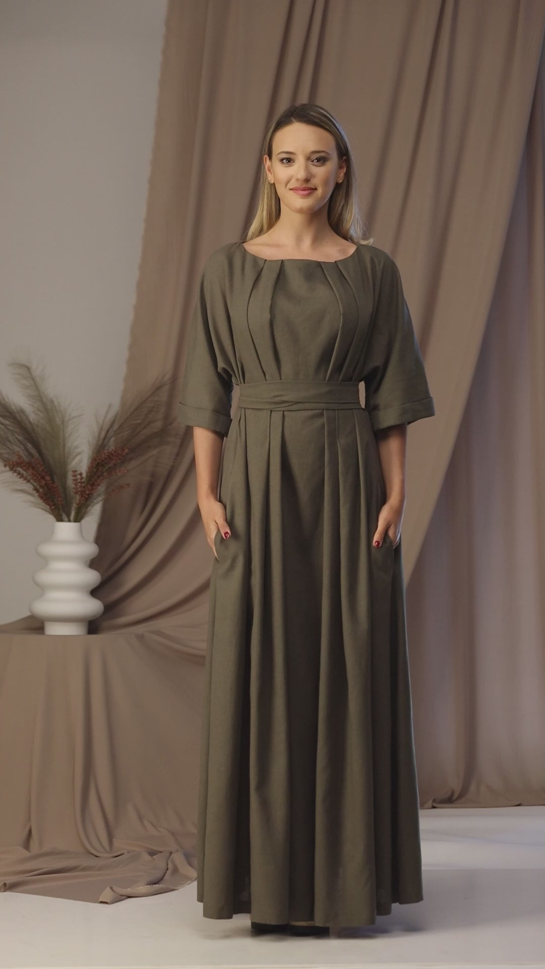 Complete design of Italian linen summer dress with pockets