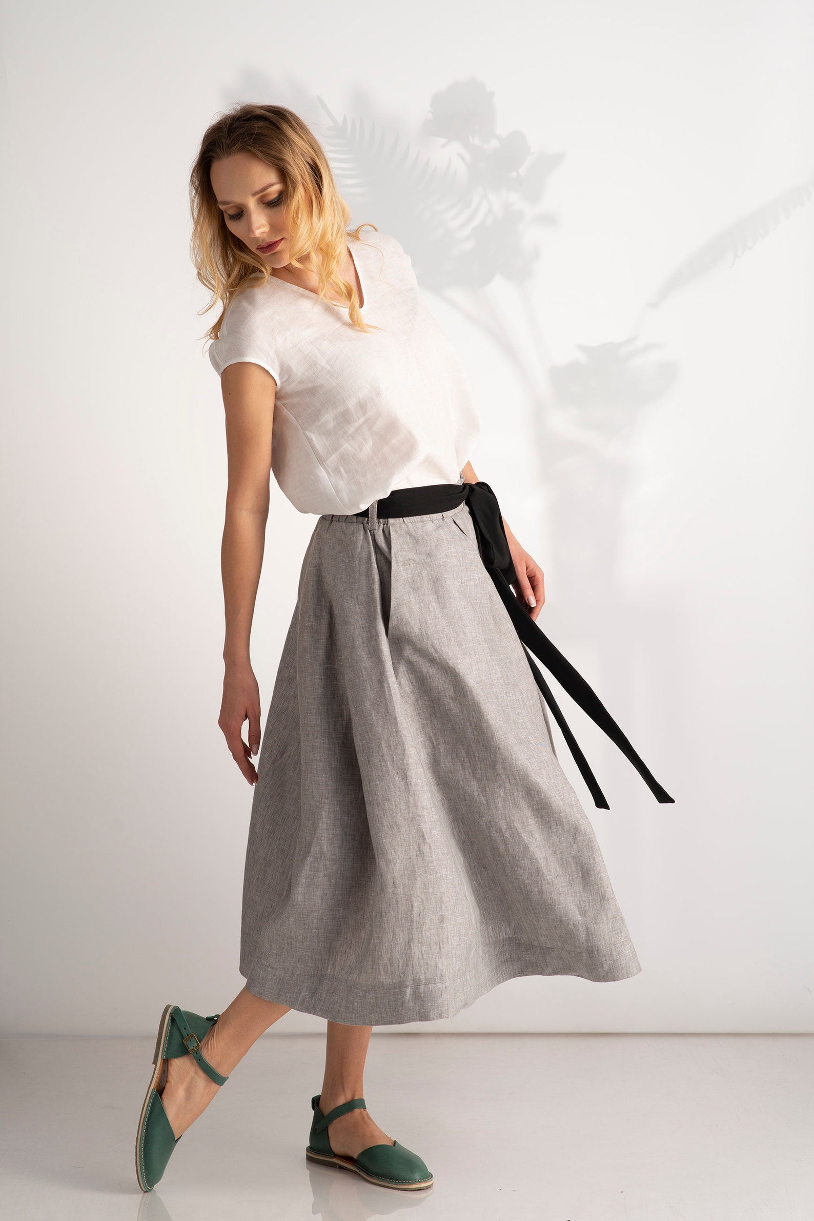 Casual midi skirt with elastic back waist

